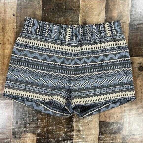 J Crew Womens Blue‎ Stretch Waist Pull On Aztec Print Stripe Shorts Size 4 small - Picture 2 of 7